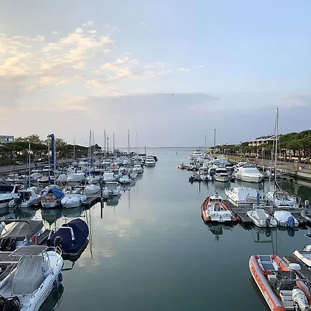 Apartment 3 Flat With Wi-fi And Private Patio In A Area Of
