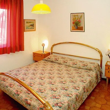 3 Flat With Wi-fi And Private Patio In A Area Of